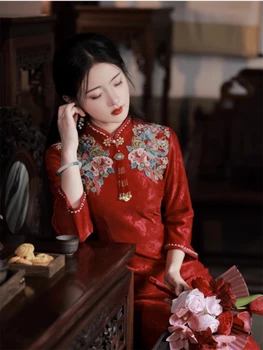 סיני כלה אדום רקמה פרחונית Cheongsam טוסט בגדי נשים צ ' יפאו מזג משתה חתונה שמלה
